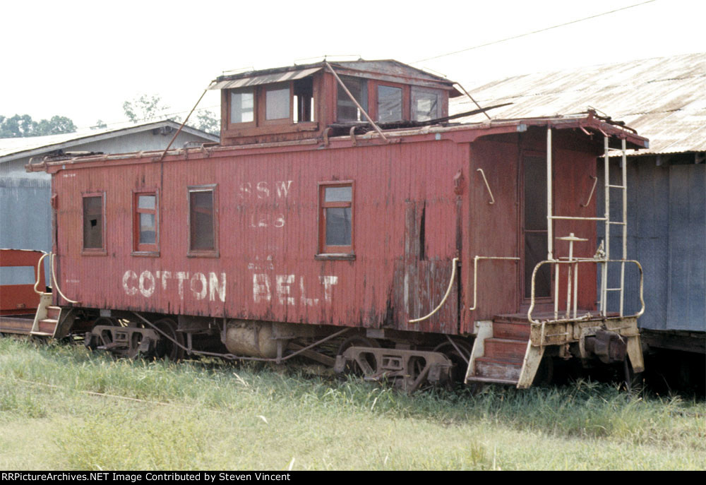 Cotton Belt caboose SSW #128 in WSR yard.